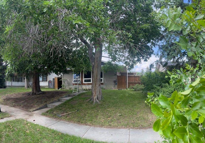 Calgary, AB T2K 0N9,220 72 AVE NE