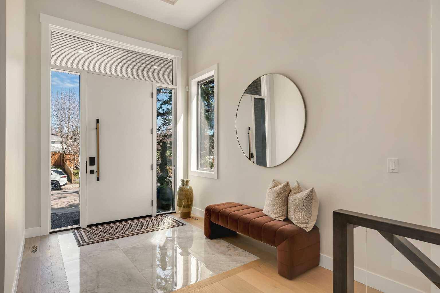 Calgary, AB T2K 0E2,1027 39 AVE NW