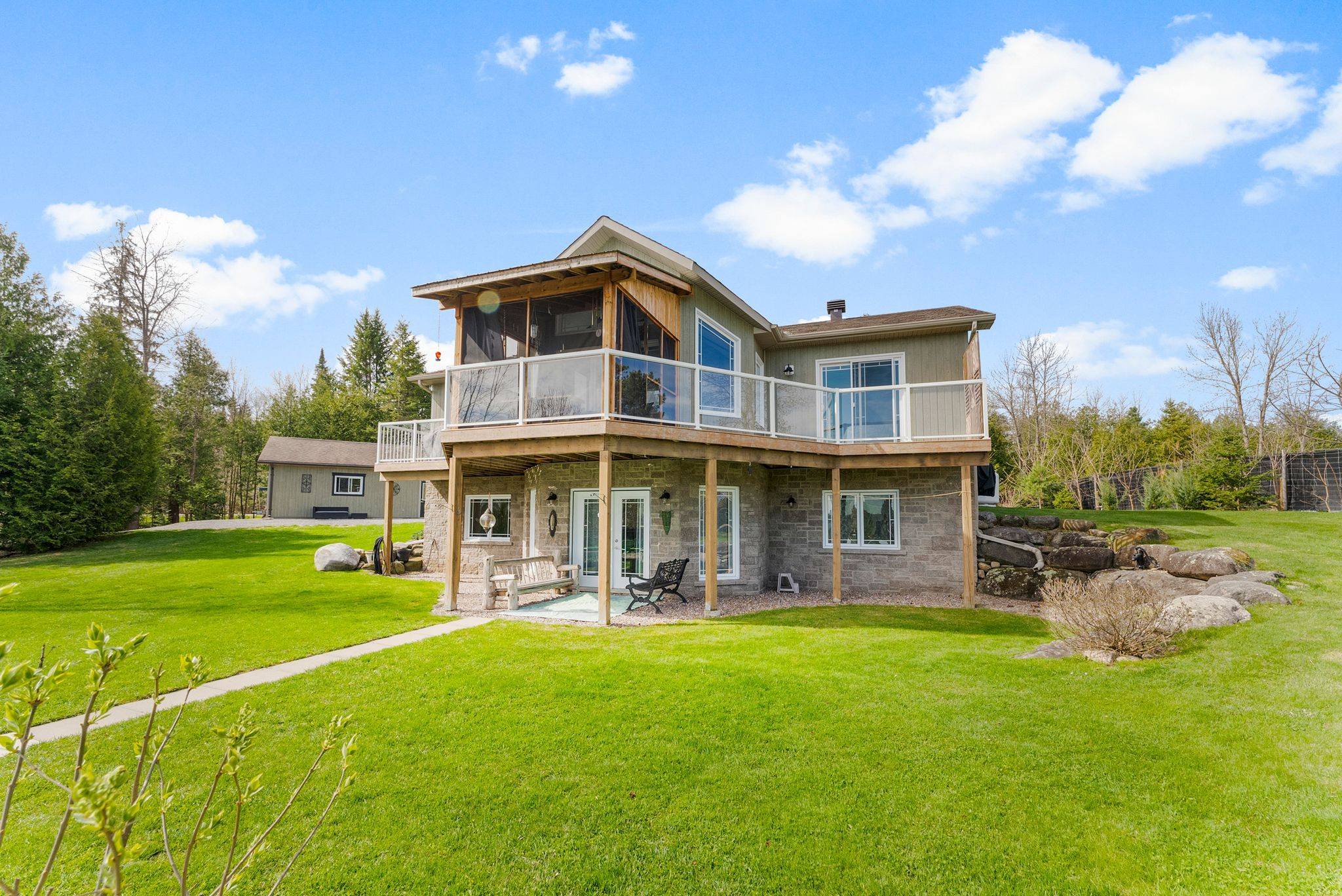 Horton, ON K7V 3Z8,4372 River RD