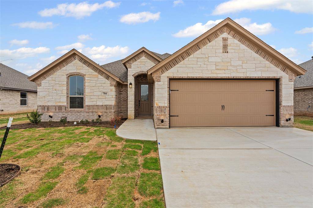 704 Jameson, Springtown, TX 76082