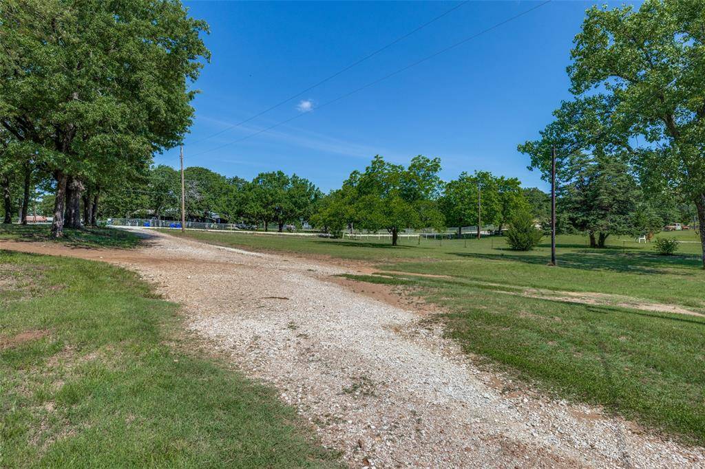 Whitesboro, TX 76273,116 County Road 142