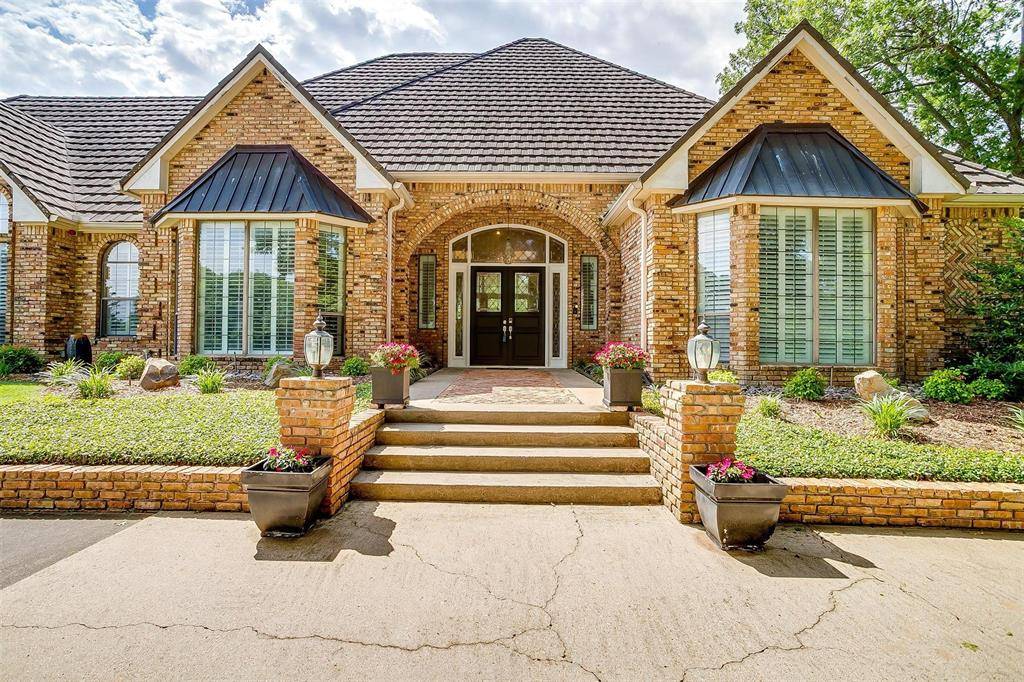 Desoto, TX 75115,1268 Whispering Oaks Drive