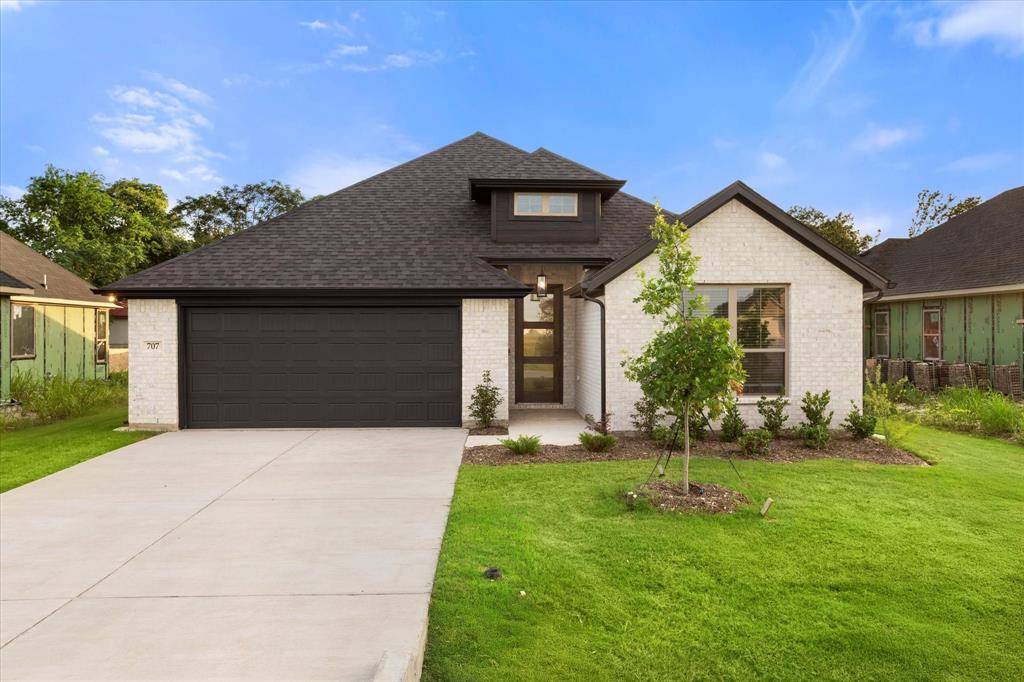 Italy, TX 76651,707 Escovedo Drive