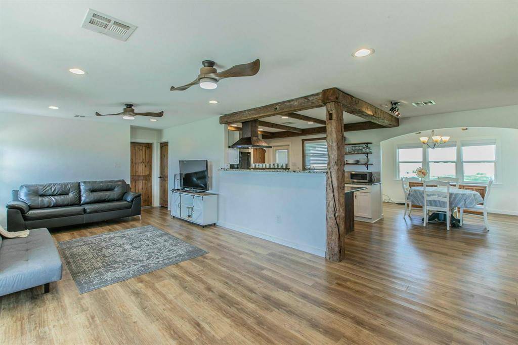 Elm Mott, TX 76640,325 Grassy Way