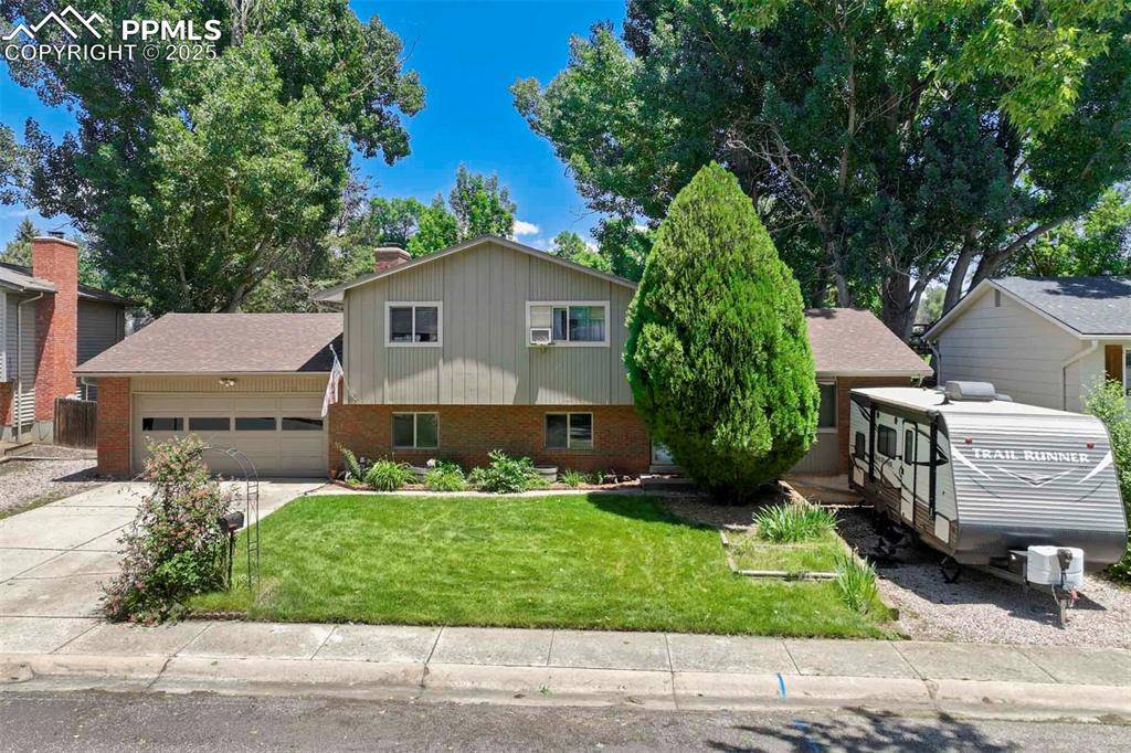 Colorado Springs, CO 80918,2775 Flintridge CIR