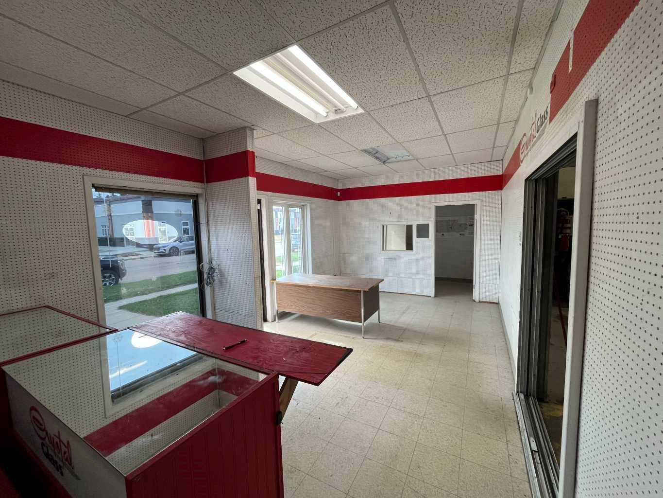 Ponoka, AB T4J 1G1,5008 46 Ave