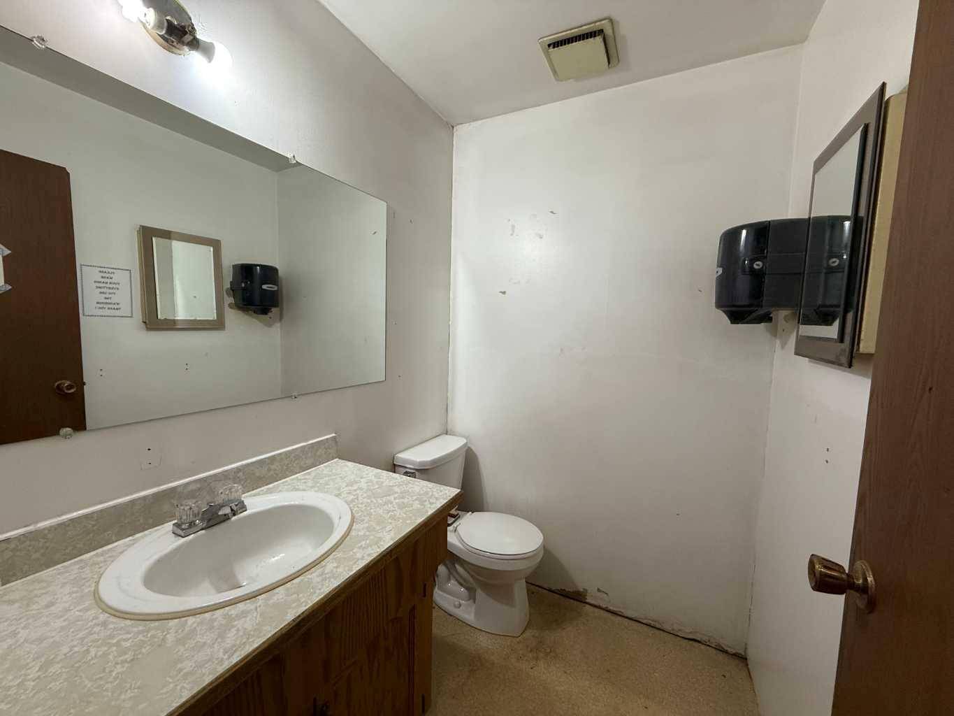 Ponoka, AB T4J 1G1,5008 46 Ave