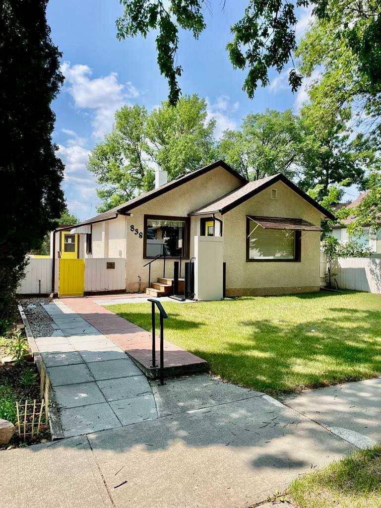838 12 st ST N,  Lethbridge,  AB T1H2H6