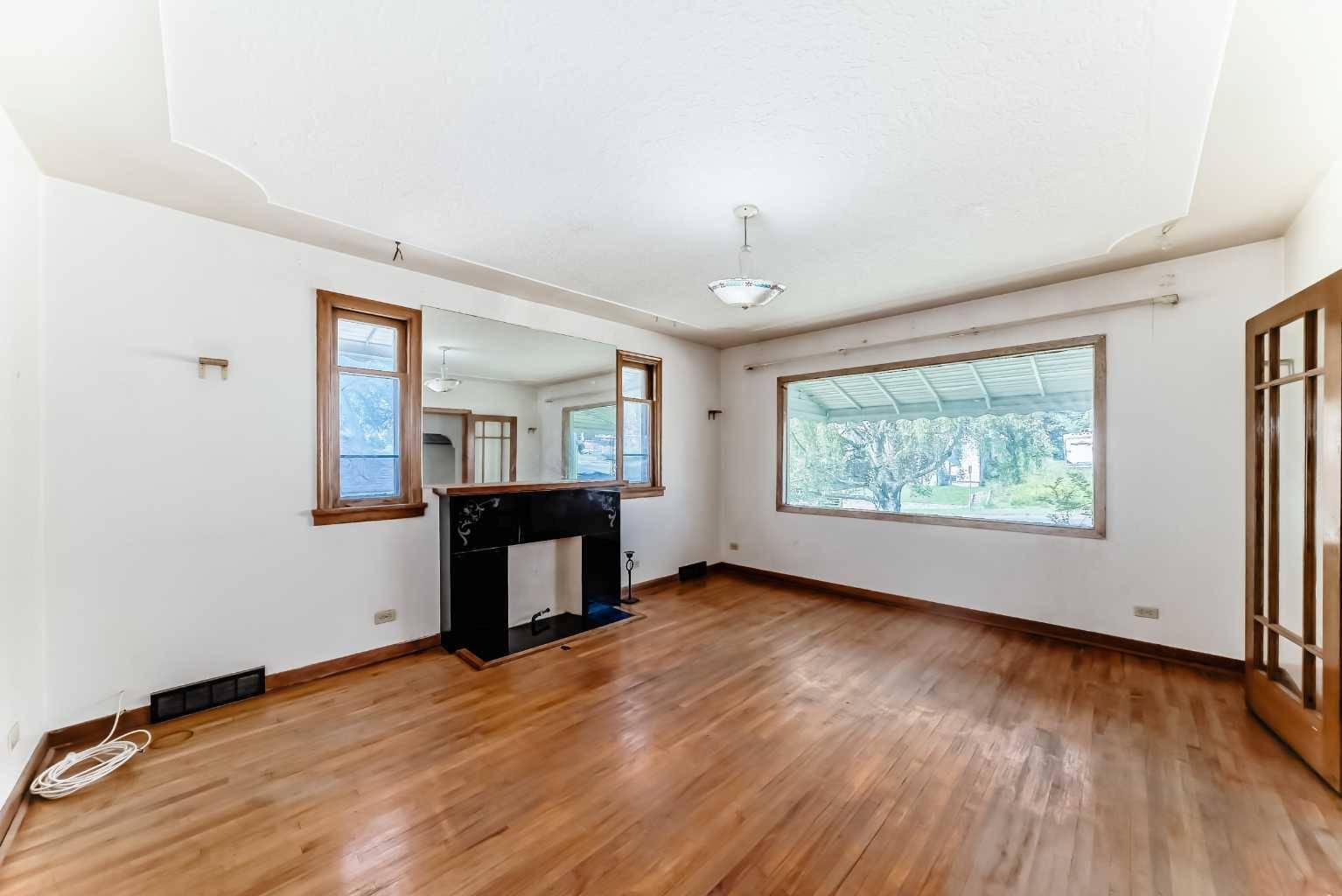 Calgary, AB T2E 2X6,3216 Centre ST NE