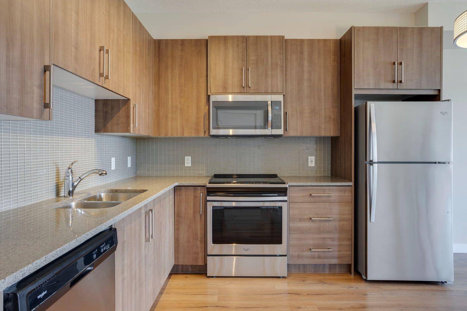 Calgary, AB T3R 0W7,24 Sage Hill TER NW #219
