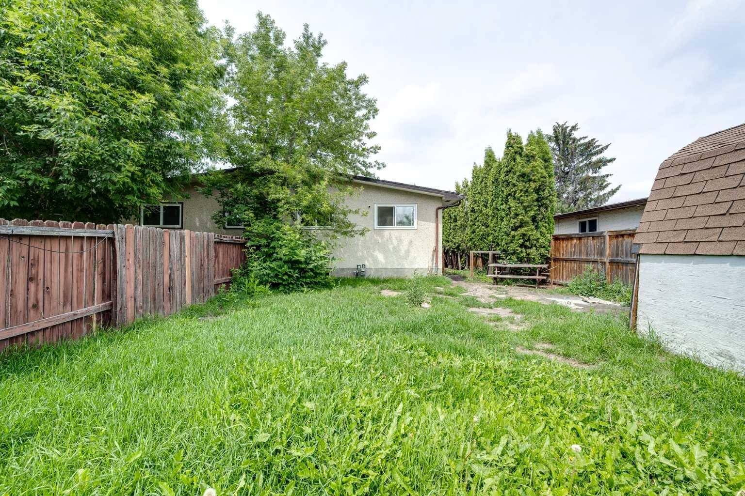 Red Deer, AB T4N 5W2,35 Wishart ST