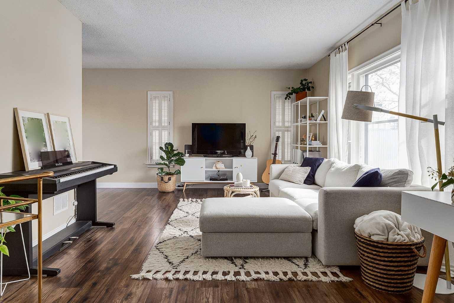 Calgary, AB T3B 1Y6,8540 46 AVE NW