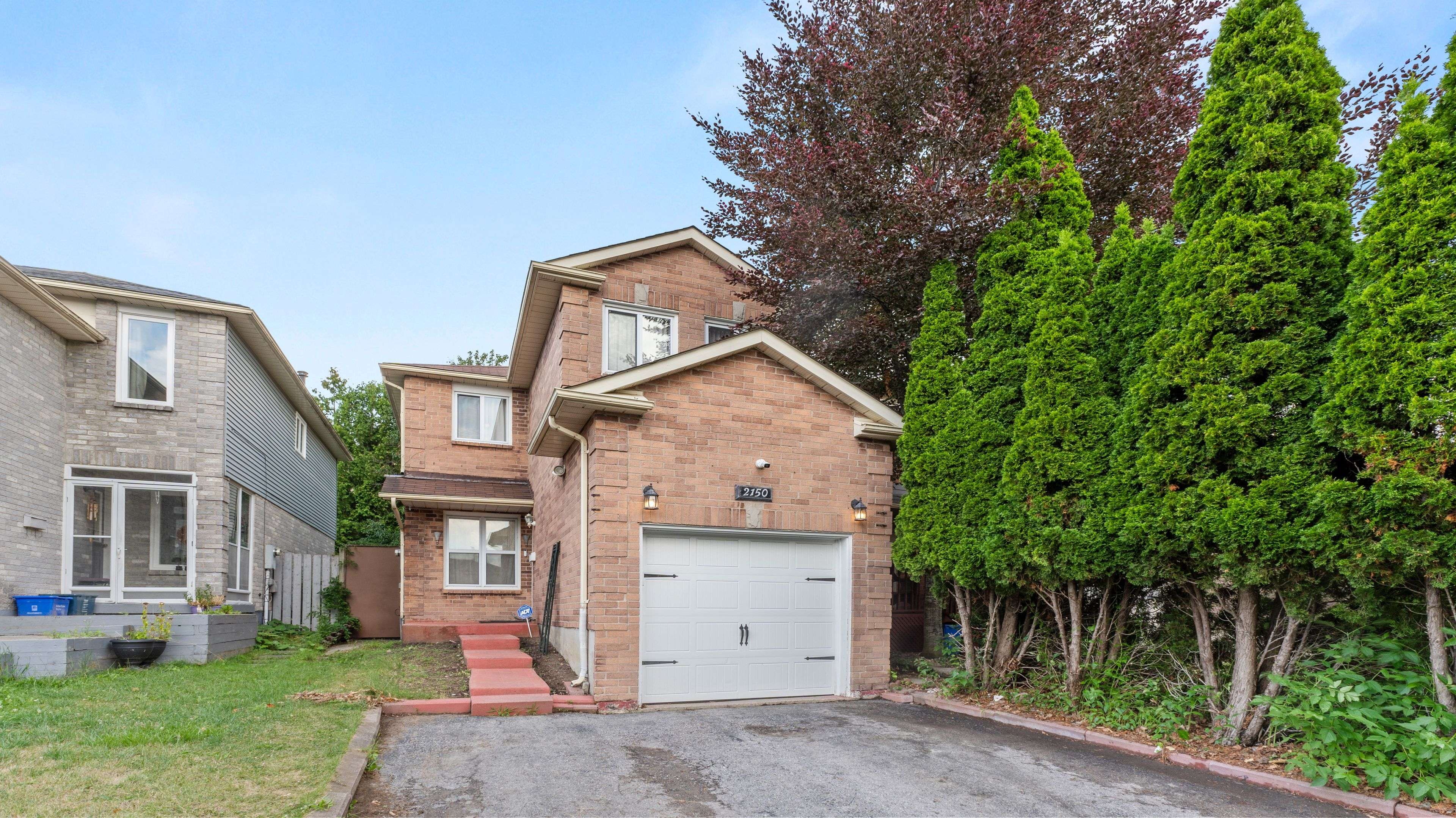 2150 Duberry DR, Pickering, ON L1X 2A5