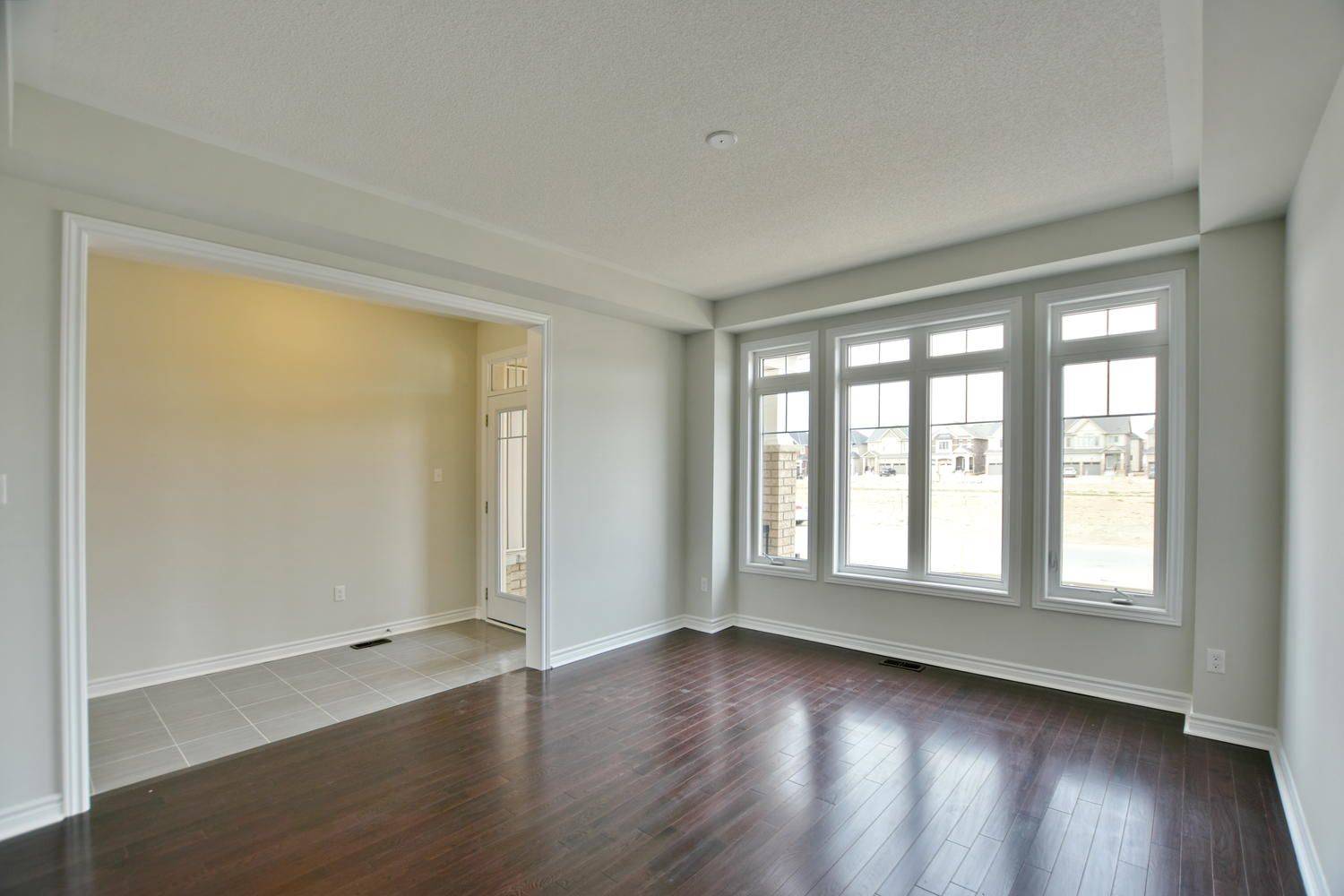 Collingwood, ON L6Y 4B3,81 Mclean AVE
