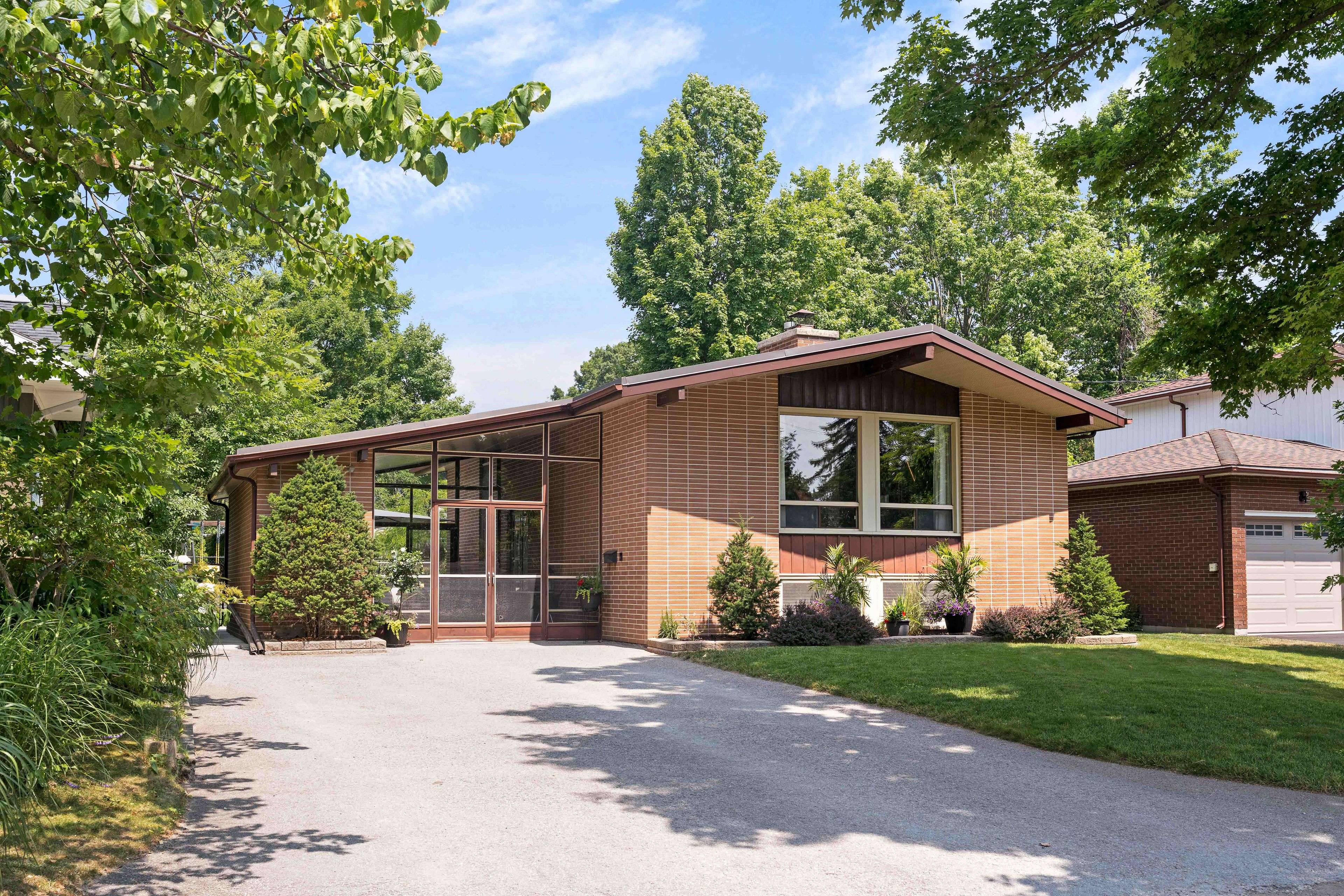12 Highland AVE, Barrie, ON L4M 1N1