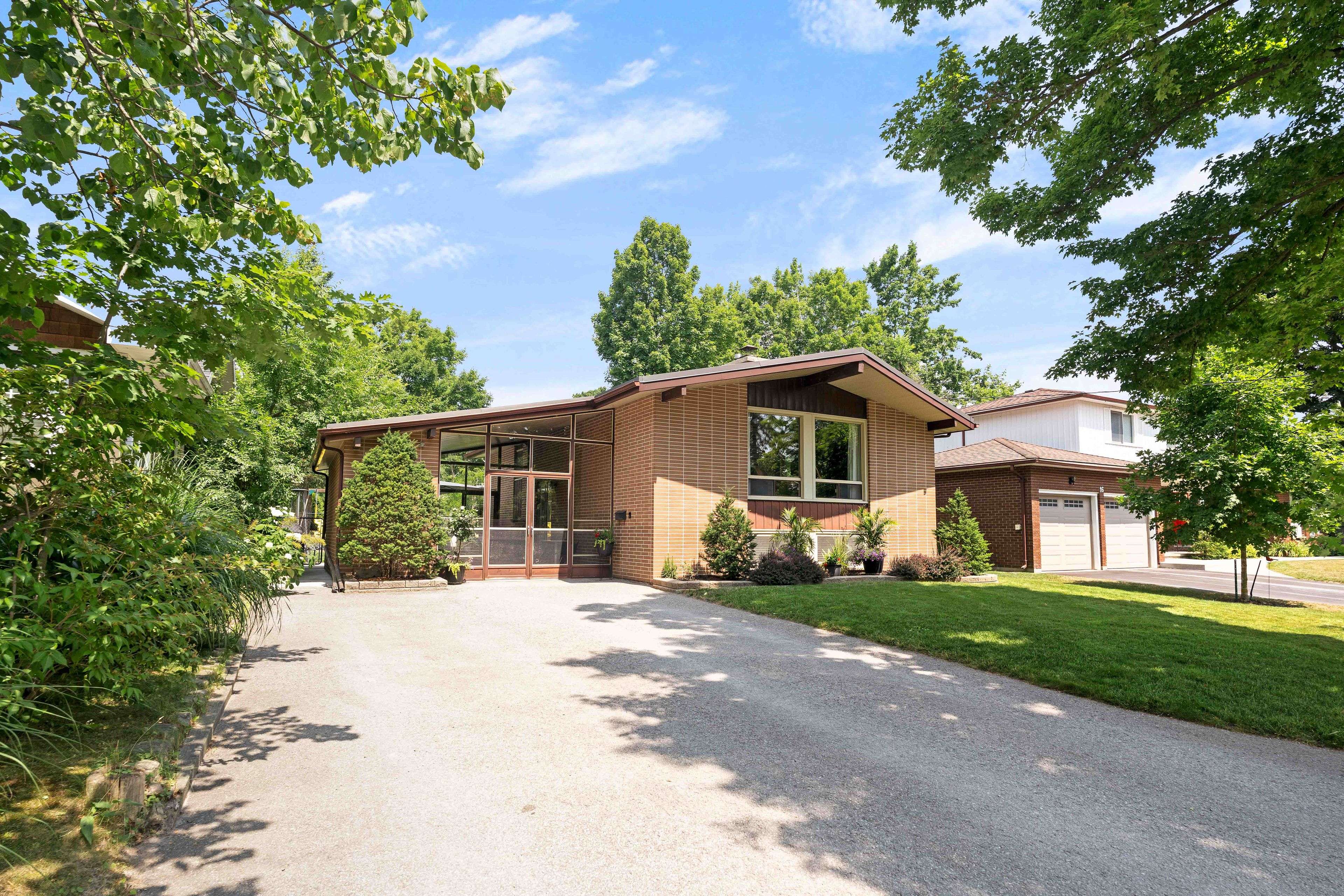 Barrie, ON L4M 1N1,12 Highland AVE