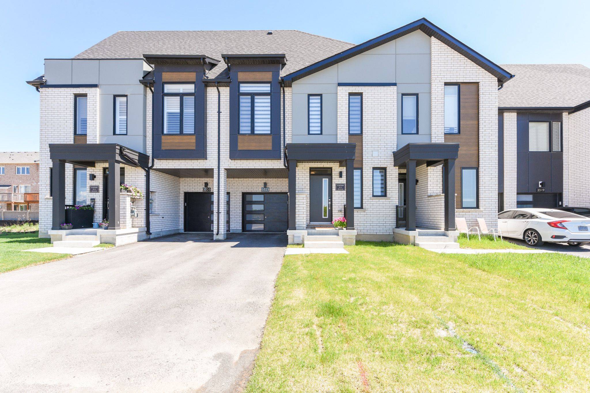 3523 Post RD, Oakville, ON L6H 7W5