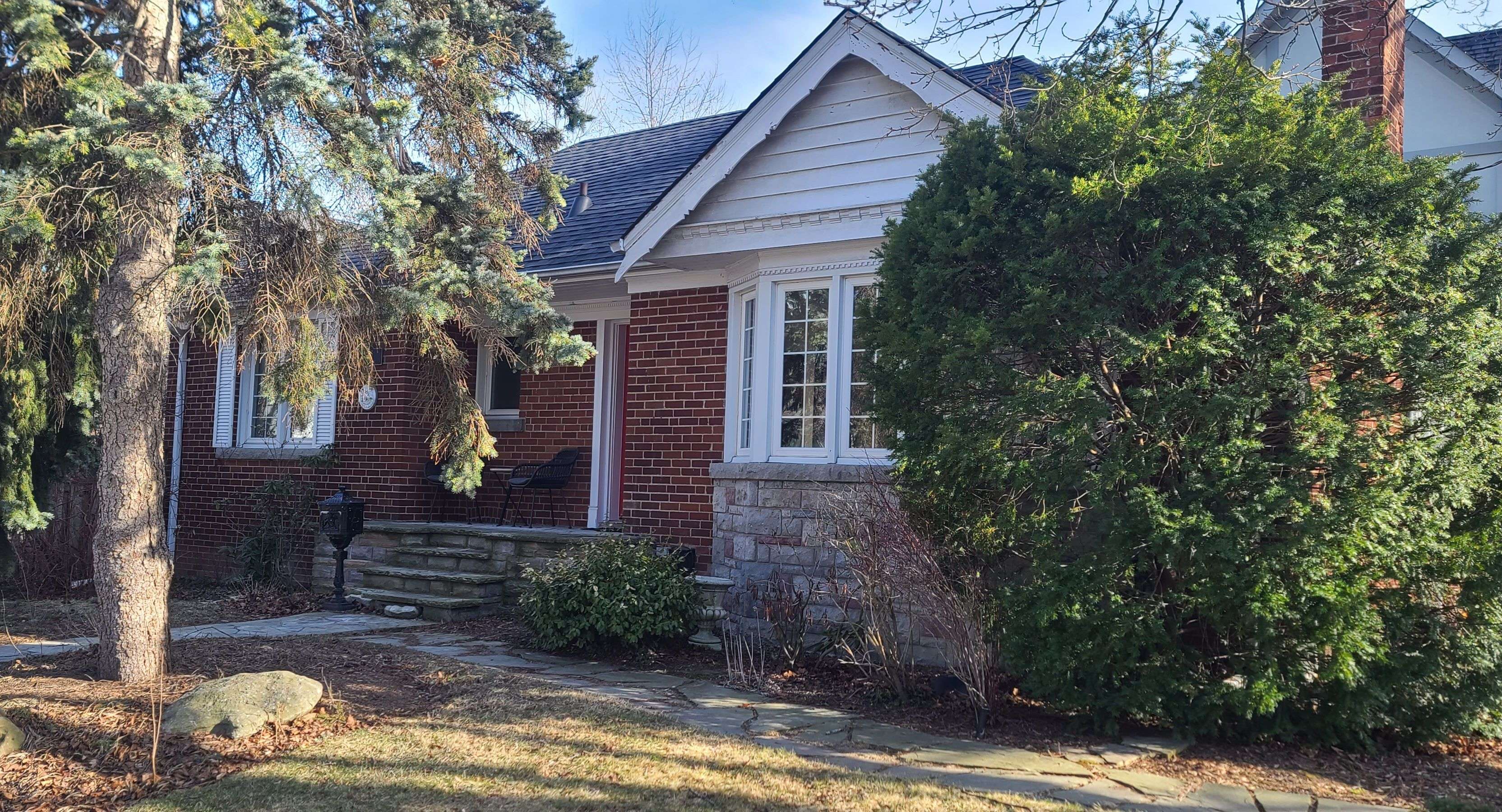 25 Mcclinchy AVE, Toronto W08, ON M8X 2H9