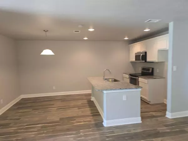 Cleburne, TX 76031,438 Sabine Avenue