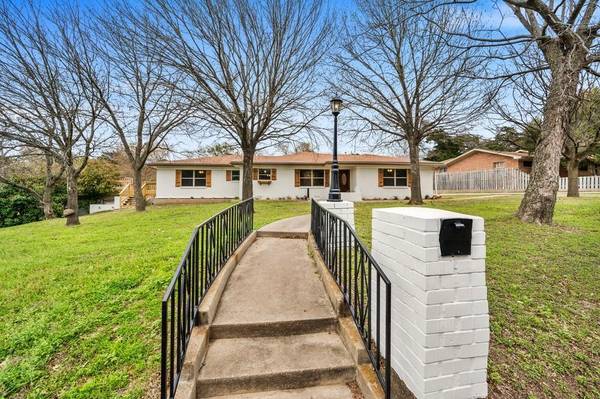433 Sharron Drive, Woodway, TX 76712