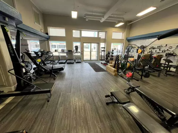 Lethbridge, AB T1H 2K8,235 12B ST North