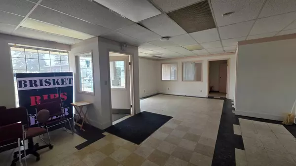 Calgary, AB T2B 0X8,2008 36 ST Southeast