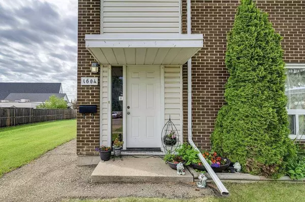 Red Deer, AB T4N 0M6,3907 39 ST #1604