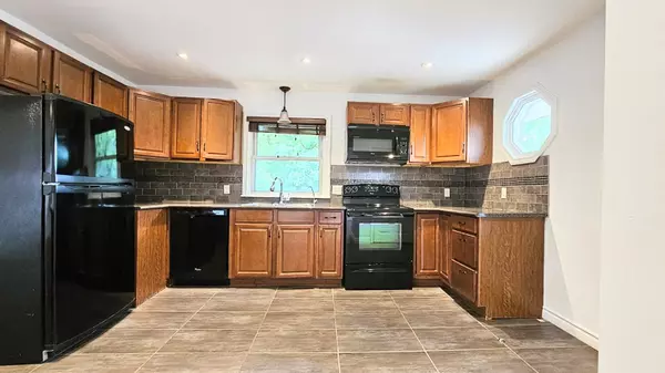 Oshawa, ON L1H 6S7,567 Coleridge ST