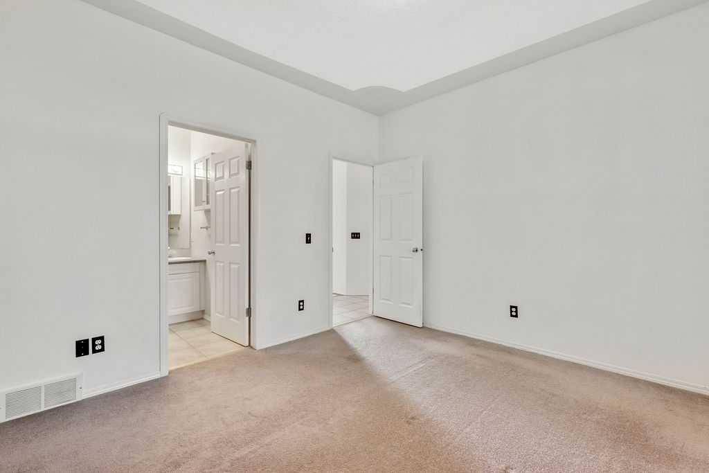 Strathmore, AB T1P 1H4,42L Green Meadow CRES