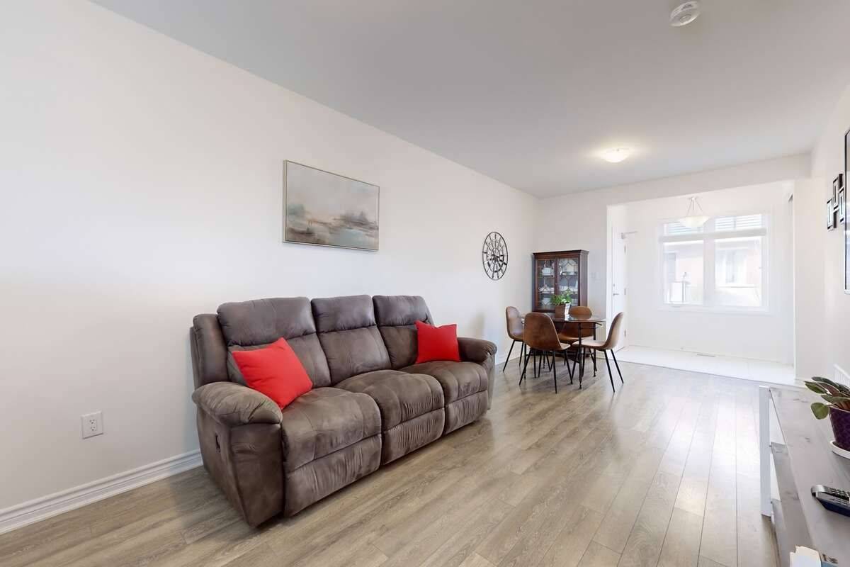 Pickering, ON L1X 0H5,1148 Dragonfly AVE #512