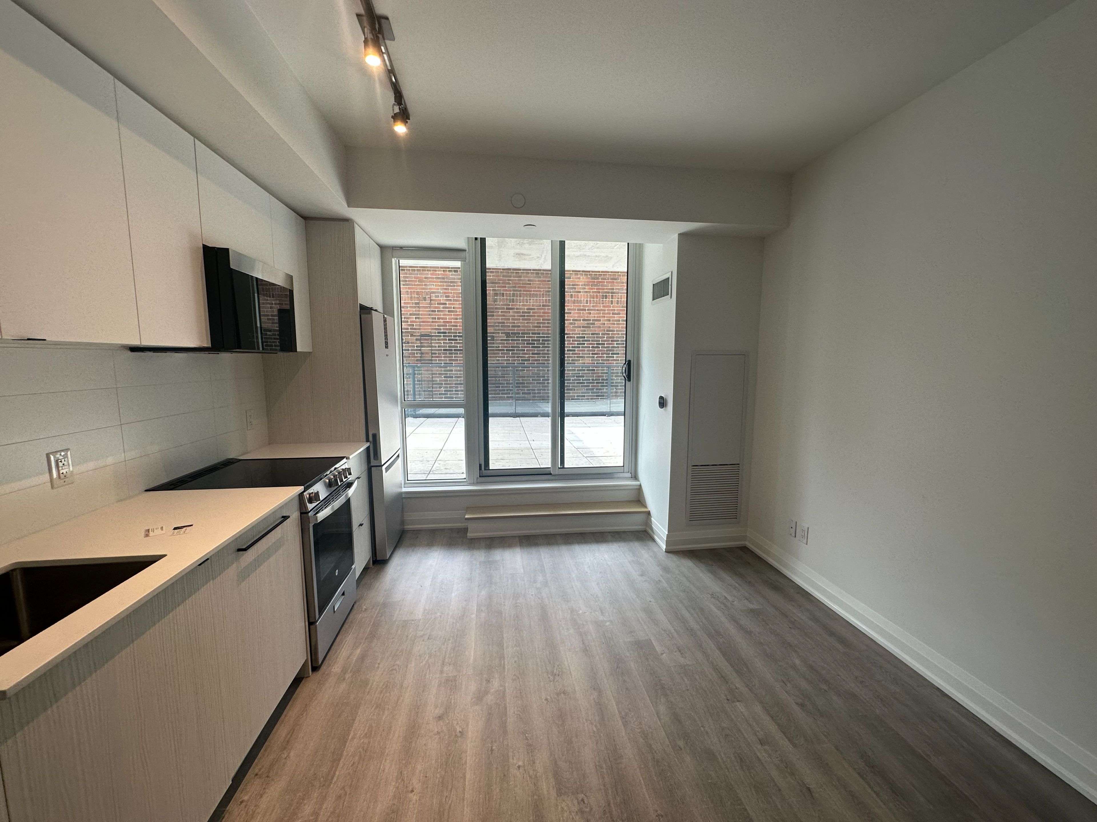 Toronto E02, ON M4C 0B1,2369 Danforth AVE #219