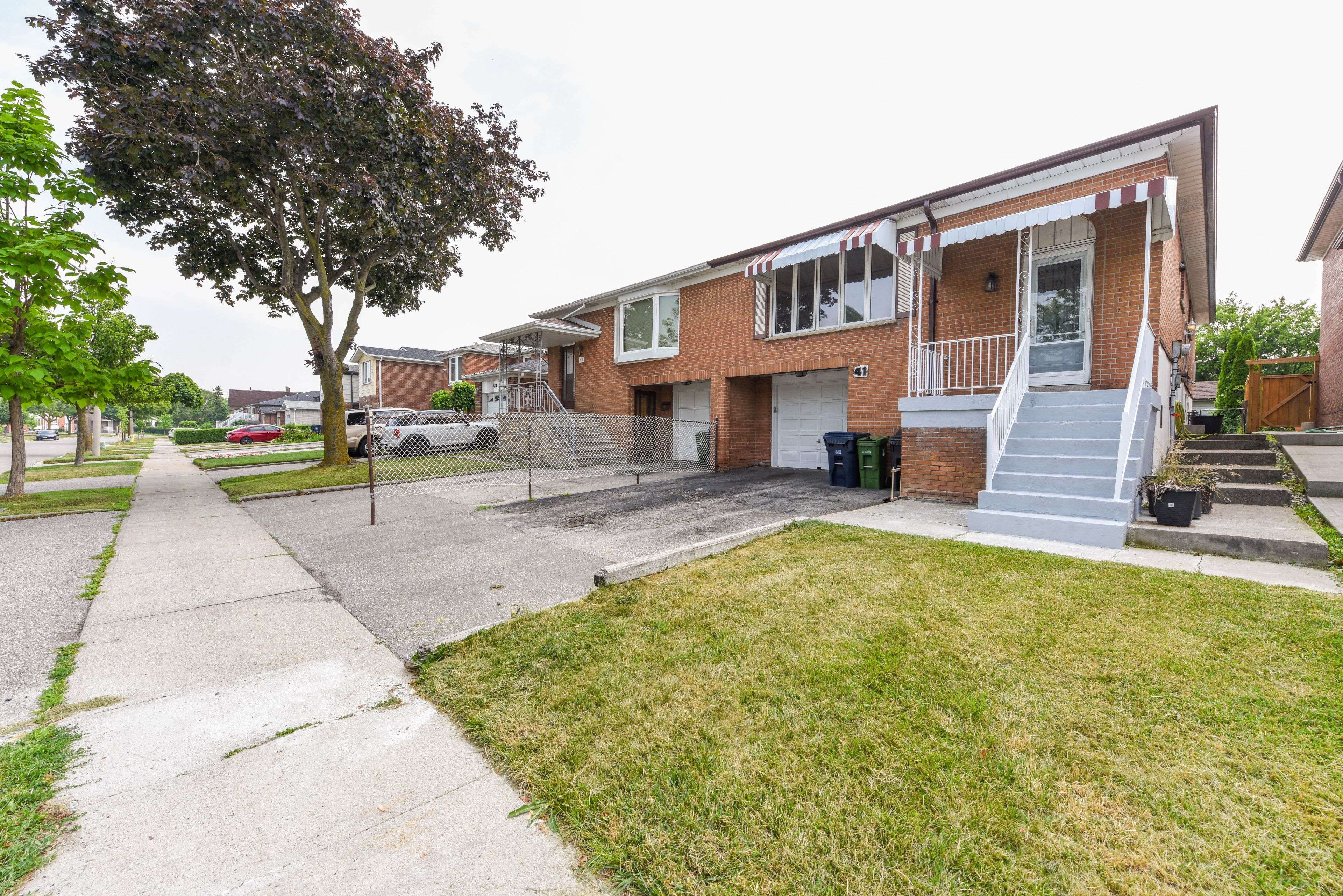 41 Clarion RD, Toronto W09, ON M9R 3Y4