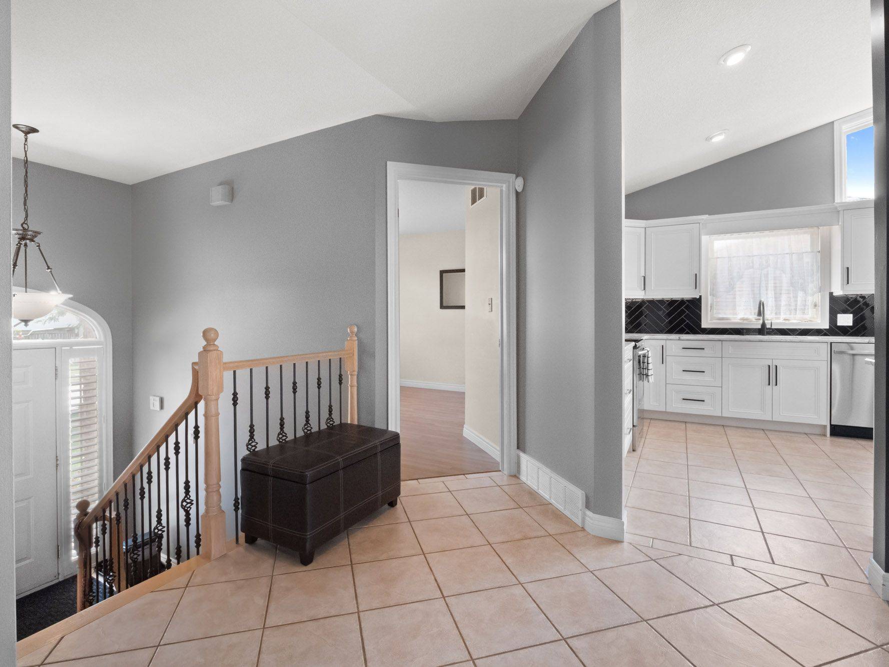 Niagara Falls, ON L2H 2X4,7721 Parkview CRES