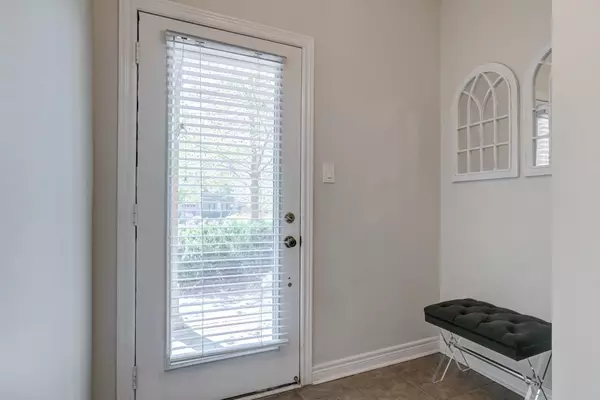 Mississauga, ON L5M 0R2,3380 Thomas ST #31