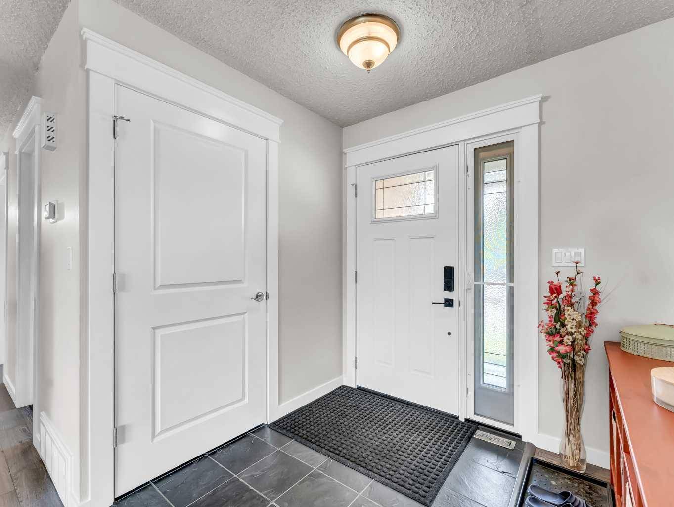 Medicine Hat, AB T1B 2A4,25 Clematis CT Southeast