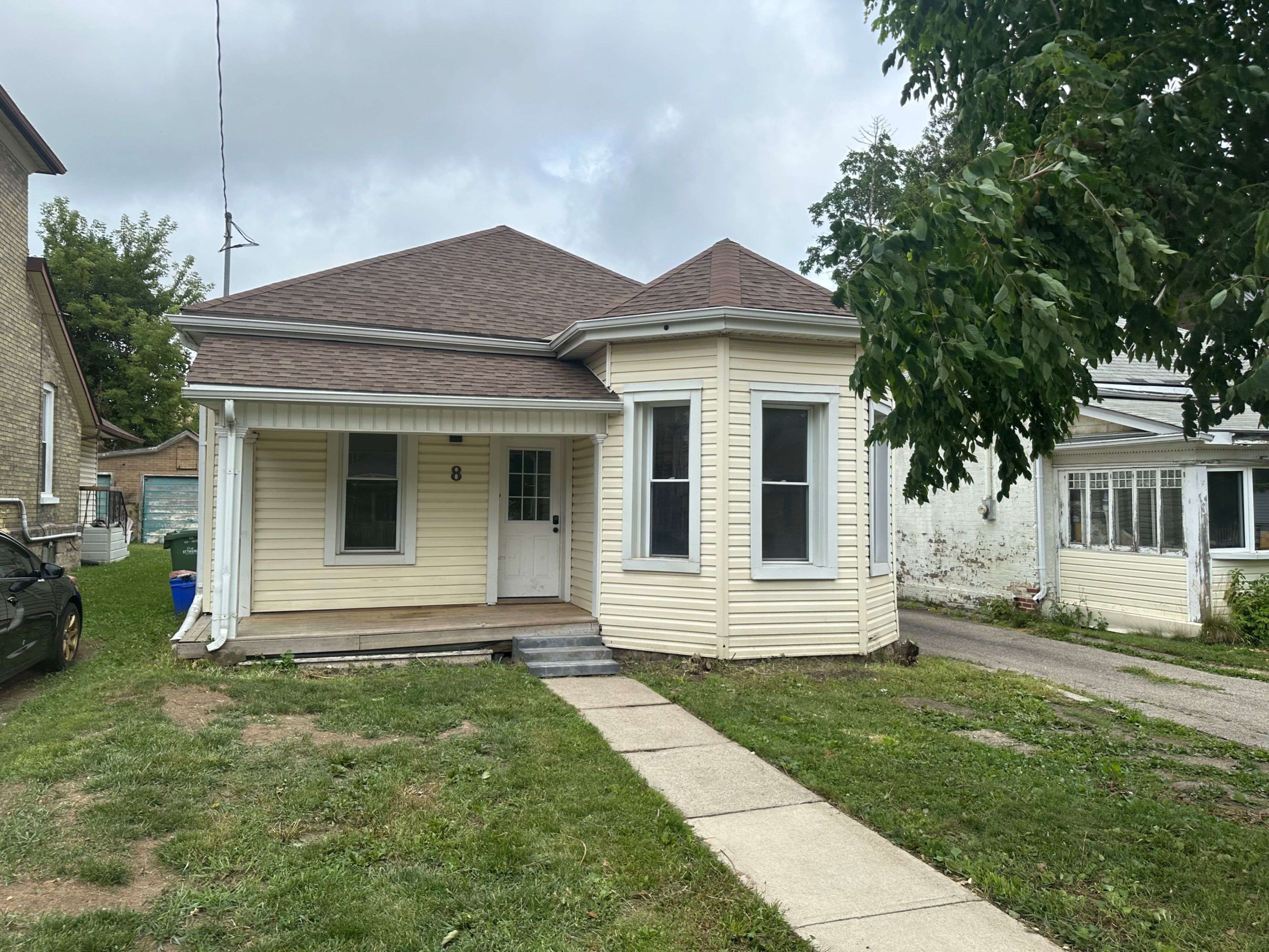 St. Thomas, ON N5R 2M5,8 Erie ST