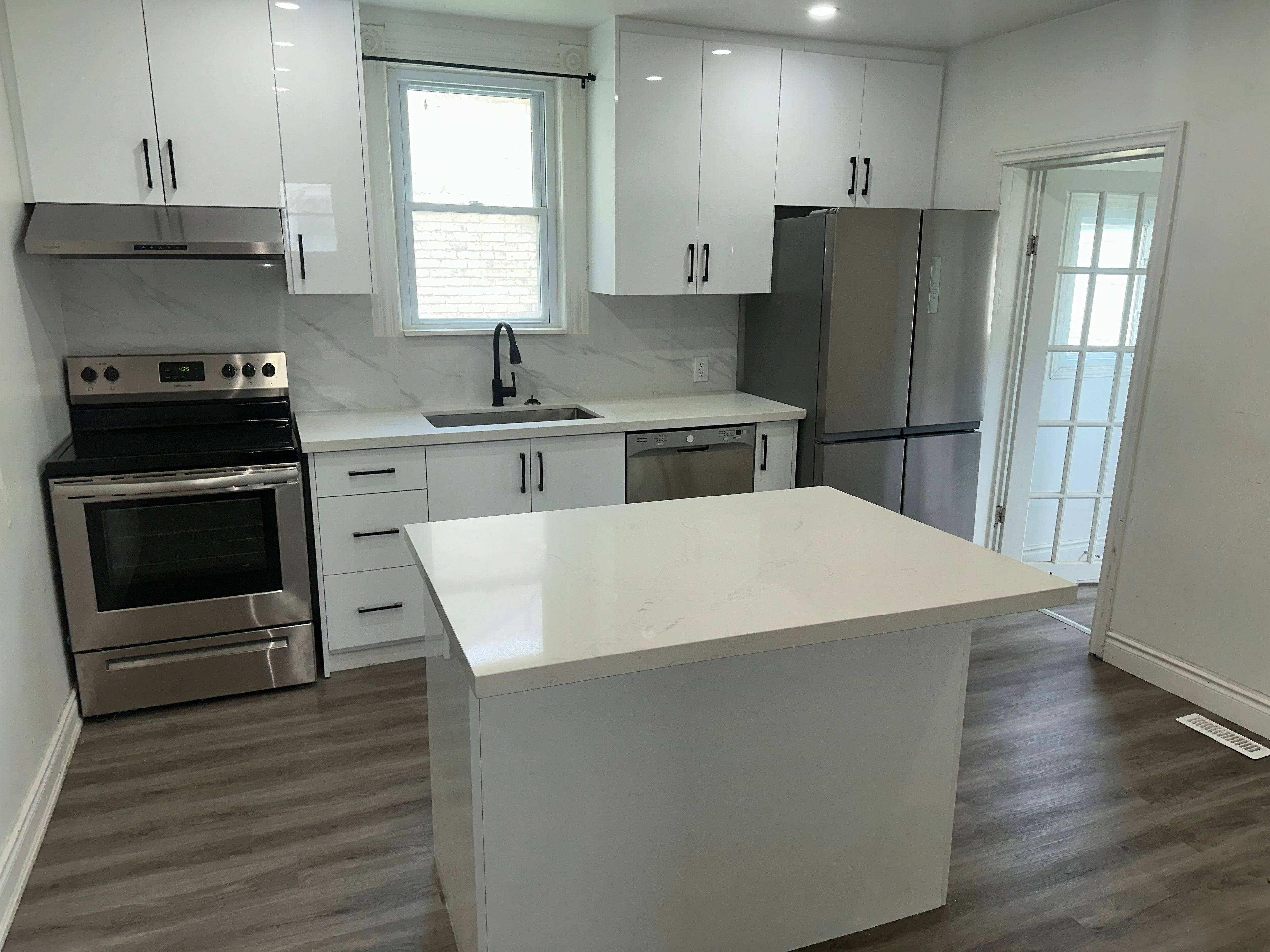 St. Thomas, ON N5R 2M5,8 Erie ST