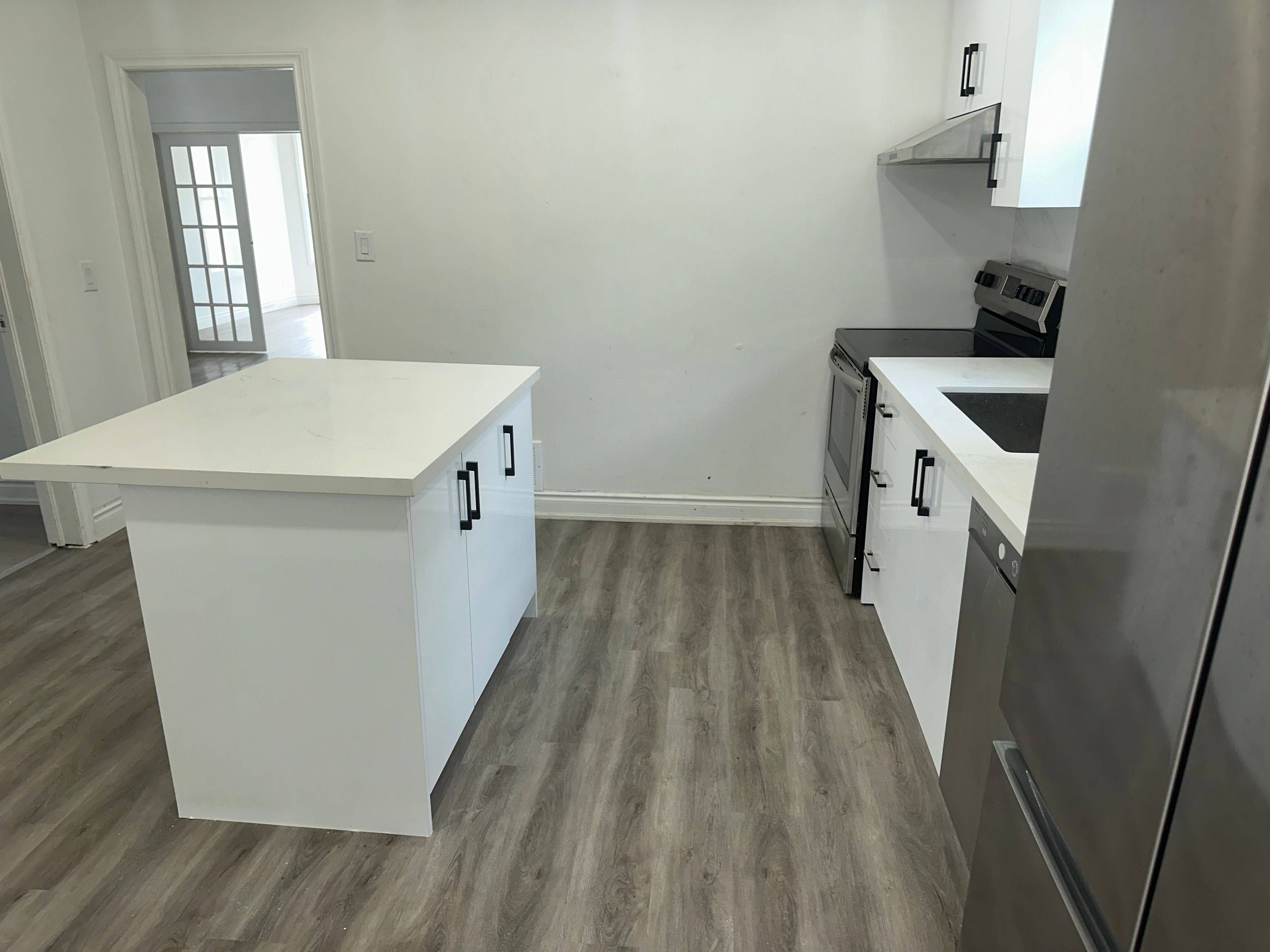 St. Thomas, ON N5R 2M5,8 Erie ST