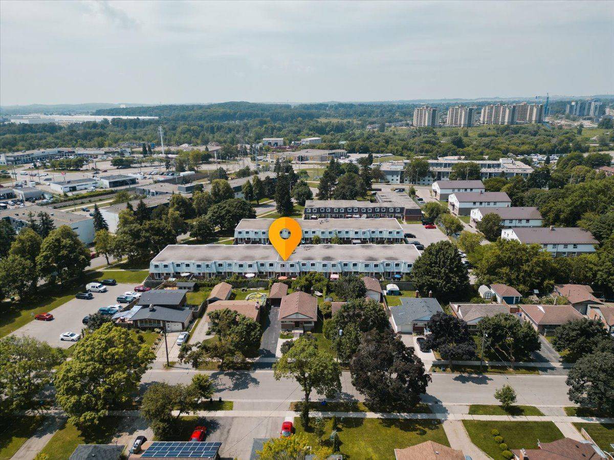 300 Traynor AVE #14, Kitchener, ON N2C 2J1