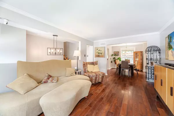 Bradford West Gwillimbury, ON L3Z 1Y1,96 Townsend AVE