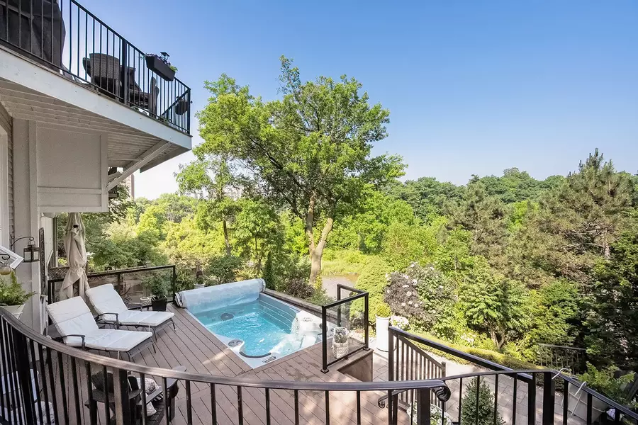 158 Dunn ST, Oakville, ON L6J 3E5