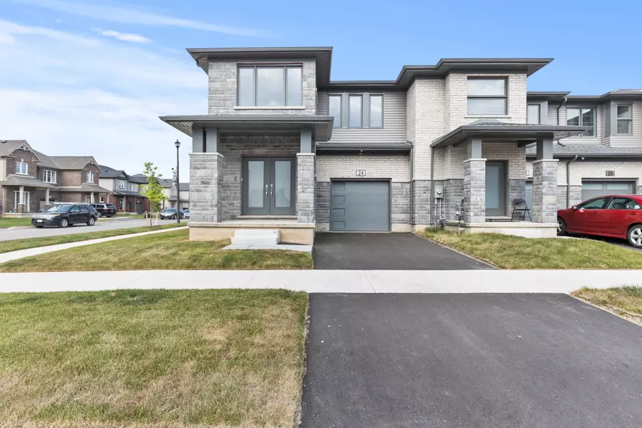 24 Samuel AVE, Pelham, ON L3B 5N5