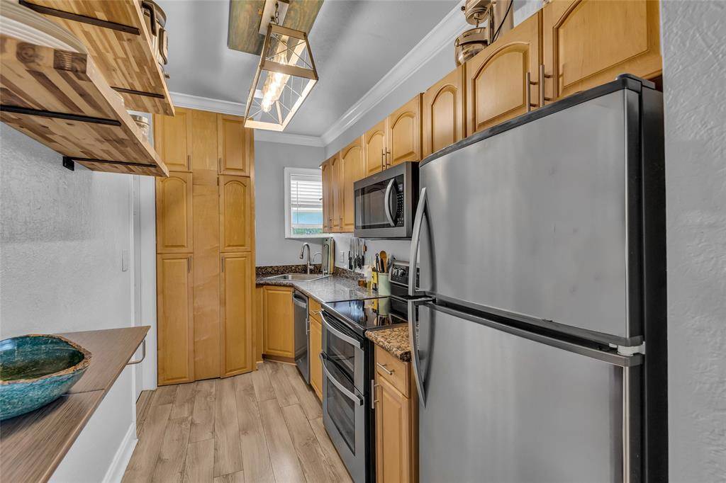 401 NE 16th Ave #4, Fort Lauderdale, FL 33301