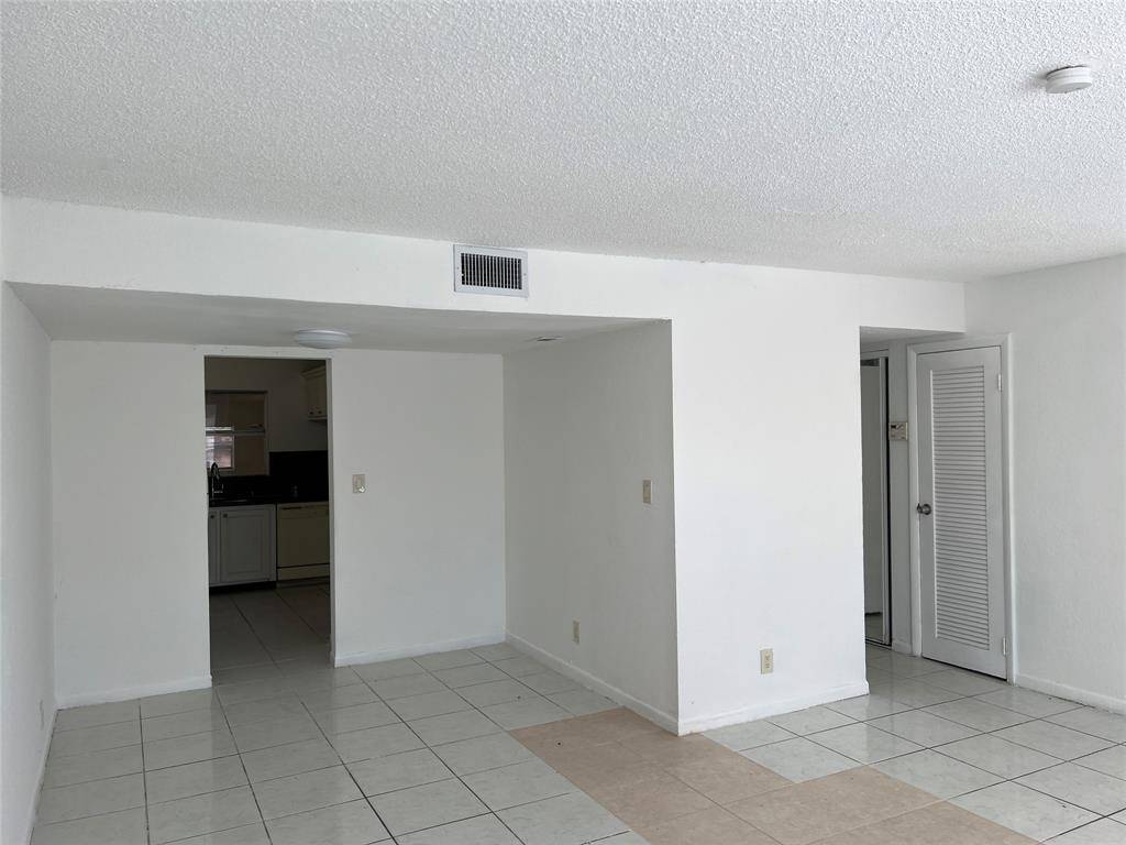 Fort Lauderdale, FL 33313,5815 Blueberry Ct #93