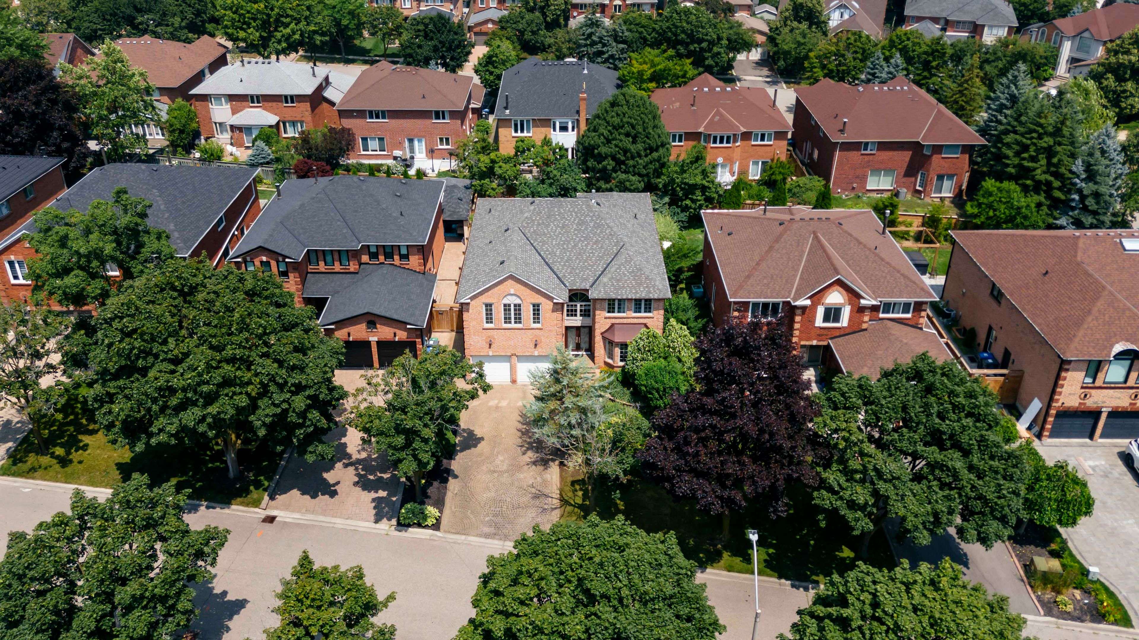 Mississauga, ON L5M 3N5,1376 Ballantrae DR