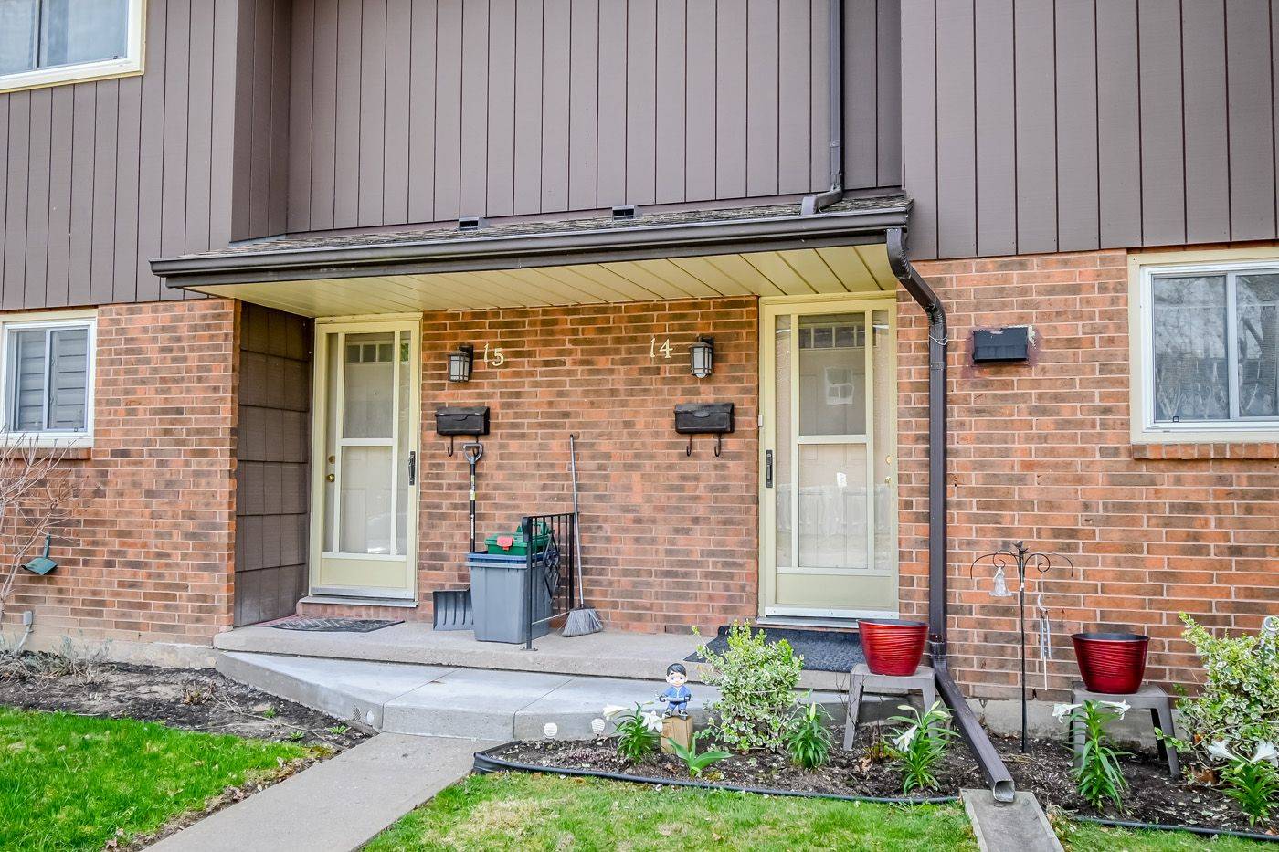 St. Catharines, ON L2N 6T5,64 FORSTER ST #14