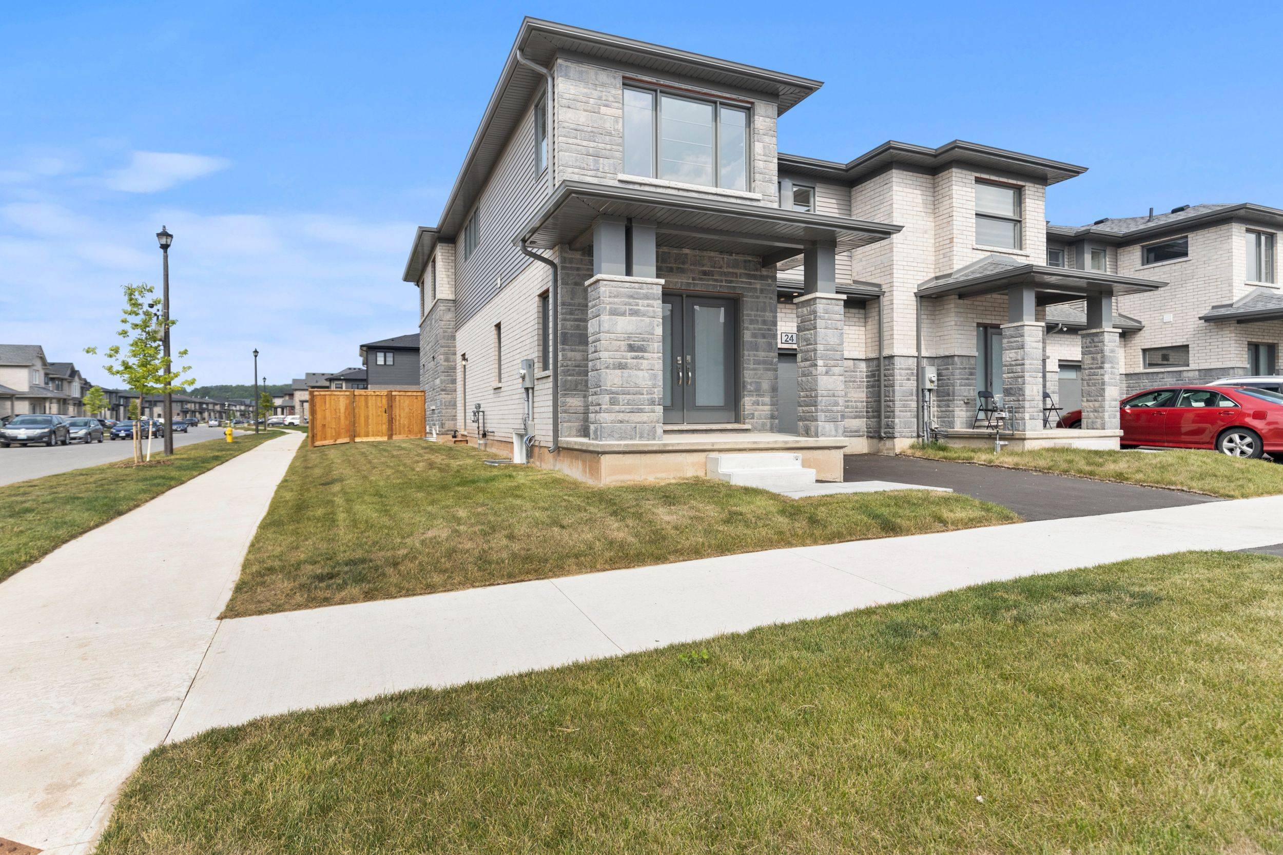 Pelham, ON L3B 5N5,24 Samuel AVE