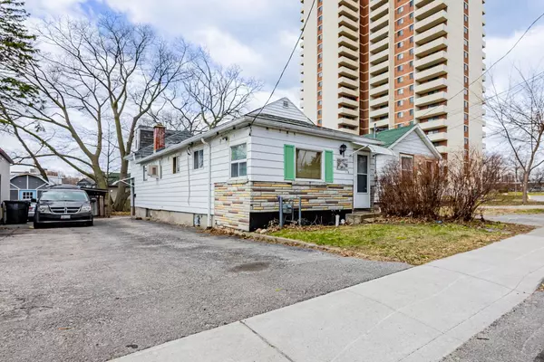 Toronto E06, ON M1L 3Y8,68 McDonald AVE