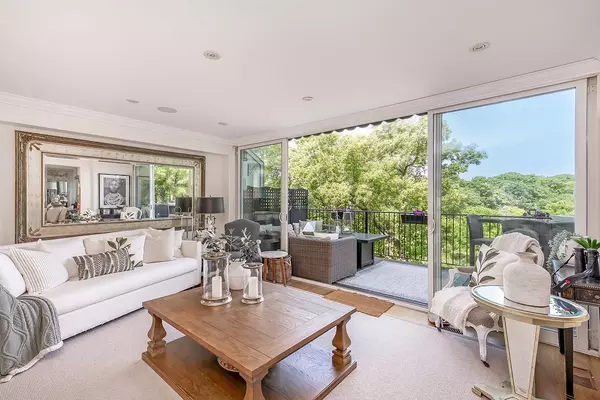 Oakville, ON L6J 3E5,158 Dunn ST