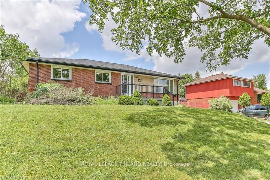 1032 EAGLE DR, London South, ON N5Z 3H5